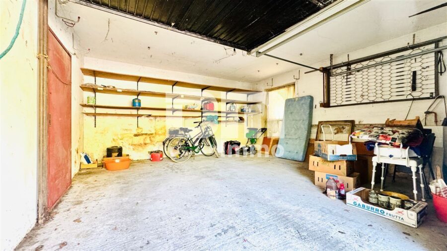 Solides Einfamilienhaus mit großzügigem Flächenangebot auf weitläufigem Traumgrundstück - Doppelgarage